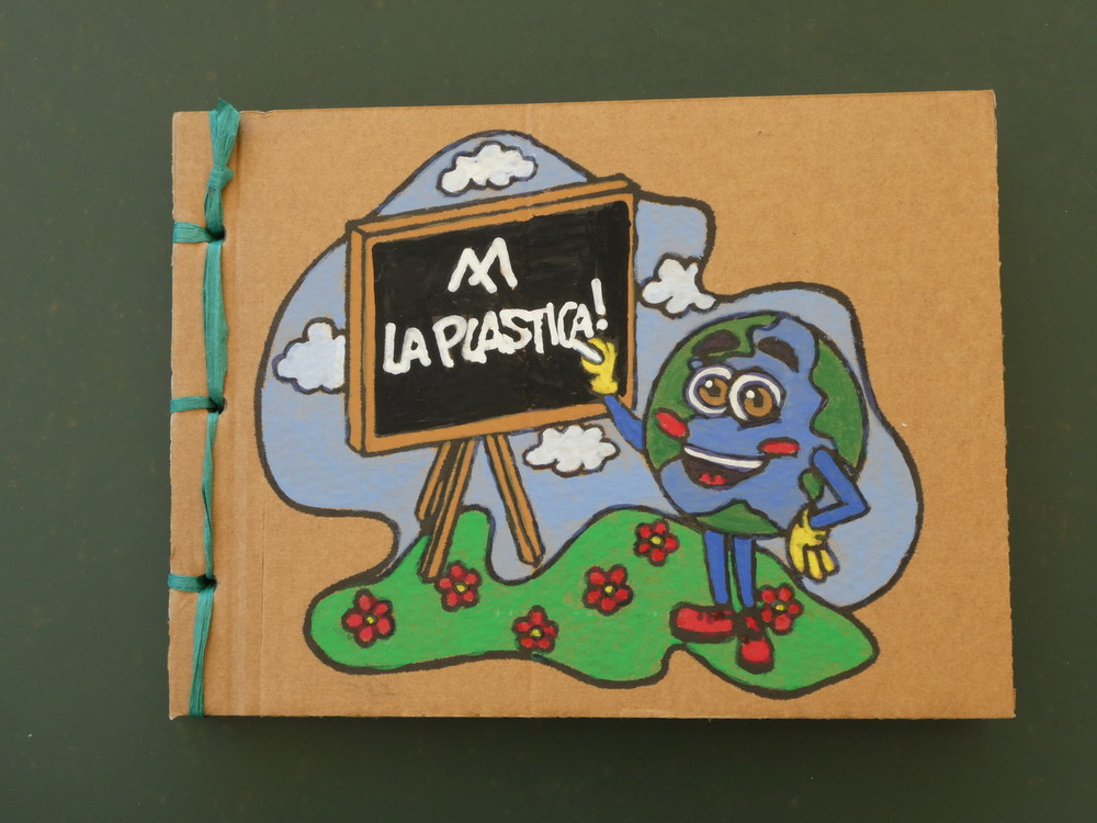 copertina libretto dedicato alla plastica